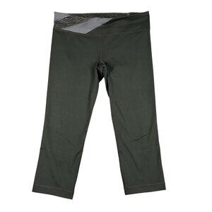 Under Armour Crop Leggings Womens Medium Fitted Yoga Pants AllSeasonGear